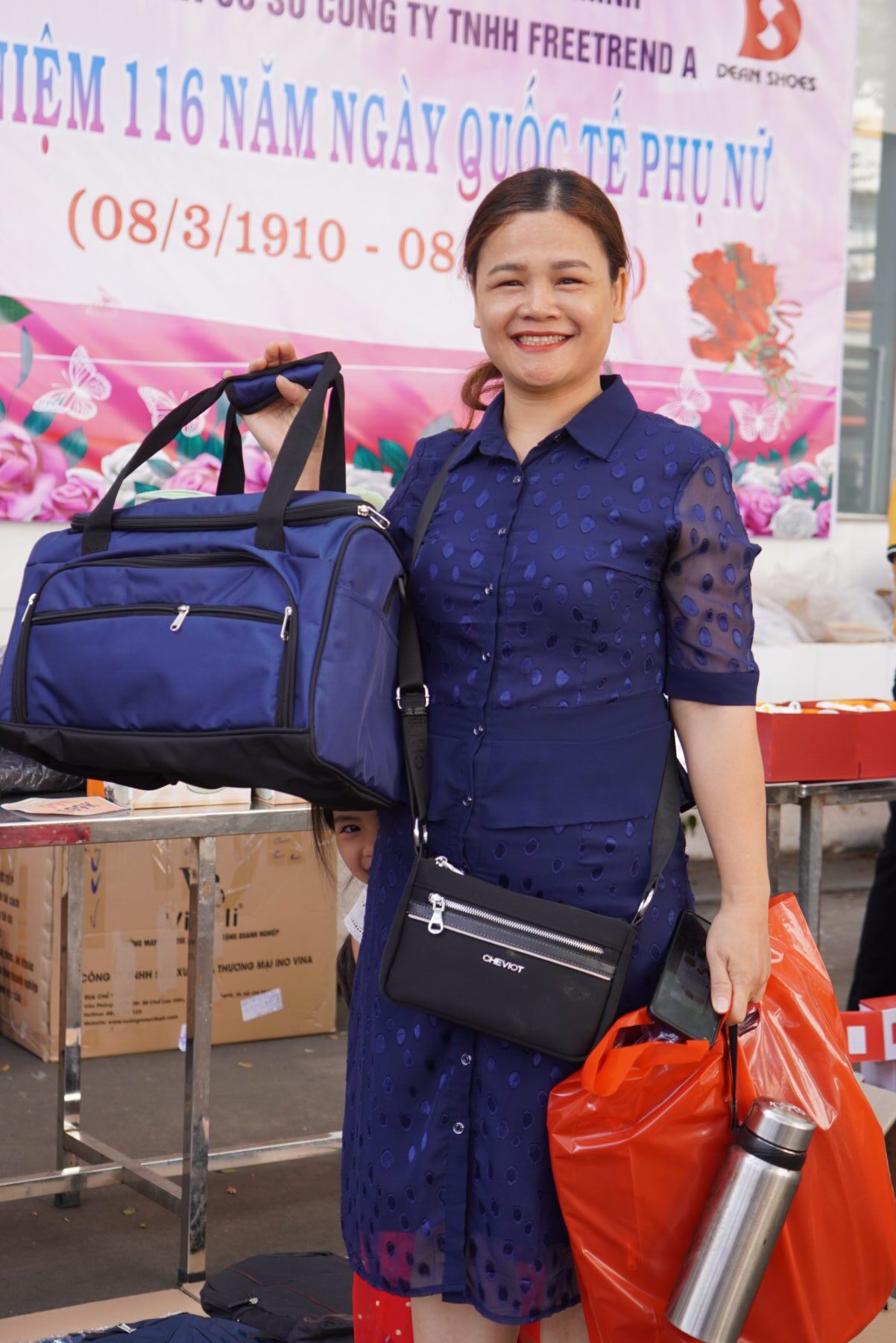 Vibali xưởng sản xuất túi du lịch cỡ lớn thiết kế theo yêu cầu