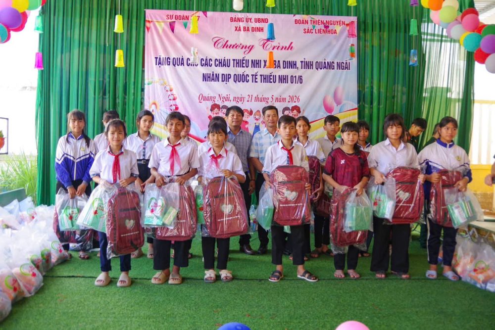 Đặt may balo học sinh từ thiện giá tốt tại Vibali Các mẫu balo quà tặng phù hợp theo từng độ tuổi học sinh